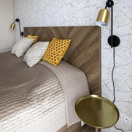 Lam Gold- Terrace - Free Parking Apartment