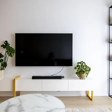 Lam Gold- Terrace - Free Parking Apartment *